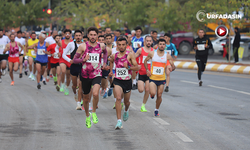 Şanlıurfa’da Sayburç Yarı Maratonu 300 Sporcunun Katılımıyla Gerçekleşti