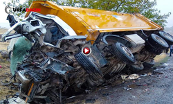 Şanlıurfa Siverek'te İki Kamyon Çarpıştı: 1 Ölü, 1 Yaralı