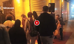 Şanlıurfa’da Kültür Turu Grubu Sokak Sanatçısı Tarafından Böyle Karşılandı