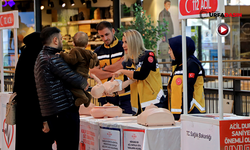 Şanlıurfa’da Kurulan Stantta Acil Sağlık Eğitimi Veriliyor