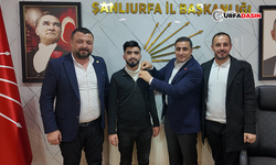 Şanlıurfa’da CHP’ye Katılanlara Rozetleri Takıldı