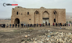 Şanlıurfa’da Doğa Severler Tarihi Germüş Kilisesi İçin Yürüdü