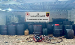 Şanlıurfa'nın Suriye Sınırındaki Akçakale'de 3 bin 900 Litre Kaçak Akaryakıt Ele Geçirildi