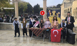 Urfa'nın Küçük Rehberleri Balıklıgöl'e Stant Açtılar Urfa'nın Tarihi Mekanlarını Anlatılar