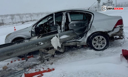 Şanlıurfa'da Karlı Yolda Otomobil Bariyerlere Girdi: 1 Ölü