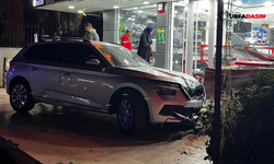 Şanlıurfa'da Kontrolden Çıkan Otomobil Kasap Dükkanına Girdi: 1 Yaralı