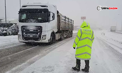 Şanlıurfa'yı Mardin ve Diyarbakır'a Bağlayan Yollar Tır ile Kamyonlara Kapatıldı