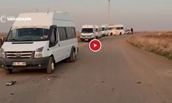 Şanlıurfa Viranşehir’de Traktör,Park Halindeki Öğrenci Servislerine Çarptı Kaçtı