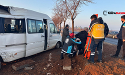 Şanlıurfa Hilvan Minibüsü Kontrolden Çıktı Ağaca Çarptı;7 Yaralı