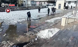 Eyyübiye'deki Okullarda Kar ve Buzlar Temizleniyor