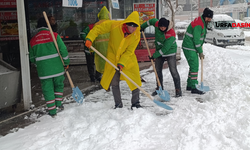 Şanlıurfa Karaköprü'de 230 Personel Karla Mücadele Ediyor
