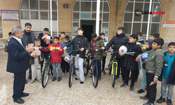 Şanlıurfa’da Camilerde Buluşan Gençler, Hediyeleri Kaptı