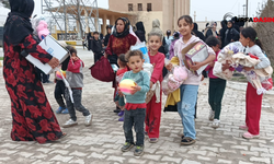 Hollandalı Gurbetçiler,  Akçakale’de Bu Kez Bin 500 Çocuğu Sevindirdi