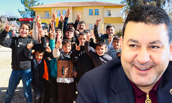 Öğrencilerden, Okullarının Basketbol ve Voleybol Sahasını Yapan MHP’li Başkana Bozkurt Selamı