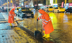 Şanlıurfa'da Sağanak Yağışa Karşı Gece Mesaisi: Ekipler Sahada