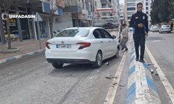 Birecik’te Trafik Kazası: Araç Refüje Çıktı