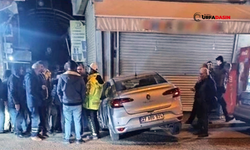 Şanlıurfa'da Kontrolden Çıkan Otomobil İşyerine Çarptı