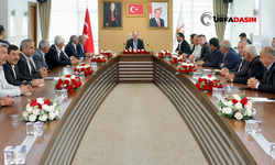 Başkan Gülpınar, Suruç'ta Muhtarlarla Bir Araya Geldi, Talepleri Dinledi