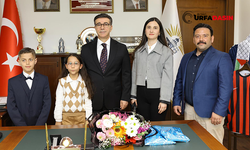 Başkan Bucak, Koltuğunu Öğrencilere Devretti