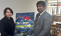 Şanlıurfa Valisinin Öğretmen Eşine Umudun Yağlıboya Tablosu Hediye Edildi