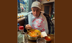 Şanlıurfalı Türkücü Mahmut Tuncer'in Güney Kore Mutfağına Esprili Yorumu Güldürdü