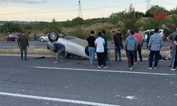 Şanlıurfa'da Otomobil Takla Attı: 2 Kişi Yaralandı