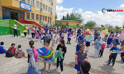 Suruç’ta Çocuklar Uçurtmalarla Gökyüzünü Renklendirdi