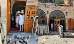 Şanlıurfa'daki Dini Mekanlarda Kıyafet Tartışmasi Yeniden Gündemde