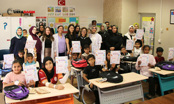 Şanlıurfa'da Hastanede Tedavi Gören Öğrenciler İlk Karnelerini Aldı