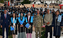 Harran Üniversitesinde Geleceğin İktisatçılarında Mezuniyet Sevinci