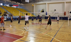 Siverek'te Düzenlenen Öğretmenler Arası Voleybol Turnuvasında Finalistler Belli Oldu
