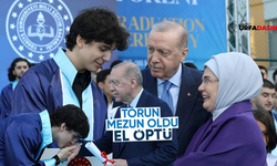 Cumhurbaşkanı Erdoğan, Torunu Ömer'in Diplomasını Kendisi Verdi