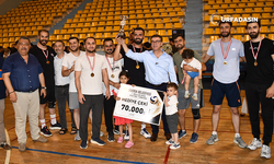Şanlıurfa'da Öğretmenler Arası Voleybol Turnuvası Tamamlandı