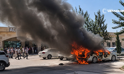 Şanlıurfa’da Hastane Otoparkındaki Otomobil Yandı