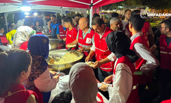 Şanlıurfa Birecik'te Kızılay'dan 15 Temmuz İkramı