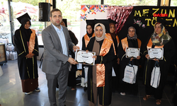 Şanlıurfa'da Okuma Yazma Öğrenen Annelerin Mezuniyet Sevinci