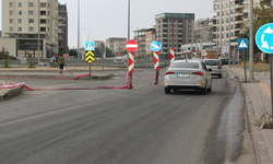 Balıkayağı Bulvarı Girişinde Çöken Yol Aylardır Böyle