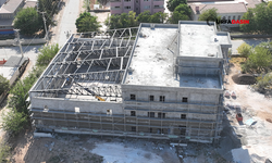 Harran'da Yapılan Gençlik Merkezinde Çalışmalar Devam Ediyor
