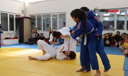 Şanlıurfa'da Kız Çocukları Judo Sporunu Öğreniyor