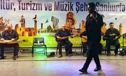 Urfa Ahengi Müzik Topluluğu Turgut Özal Parkı’nda Türkü Ziyafeti