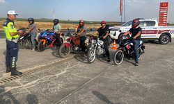 Şanlıurfa'da Motosiklet Sürücüleri Hem Denetlendi Hem Bilgilendirildi