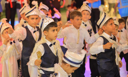Şanlıurfa'da Vakıflar Bölge Müdürlüğü Çalışıyor: Geçen Cuma Karpuz Dağıttı Dün 25 Çocuğu Sünnet Ettirdi
