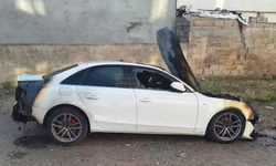 Şanlıurfa'da Otomobil Önce Kurşunlandı, Sonra Yakıldı