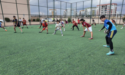 Karaköprü’deki Tesislerde Çocuklar Sporla Kendilerini Geliştiriyor