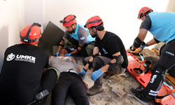 Şanlıurfa'da UMKE Ekiplerinden Eski Hastane Binasında Deprem Tatbikatı