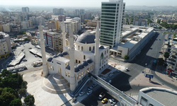 Şanlıurfa'nın Göbeğindeki Cami İbadete Kapatıldı: Yıkılacak Mı?