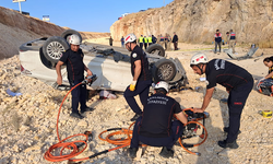 Şanlıurfa'da Otomobil, Yol Kenarındaki İnşaat Çukuruna Devrildi: 1 Ölü