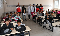 Siverek'te Bin 200 Öğrenciye Çanta ve Kırtasiye Desteği
