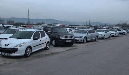 Suriyeliler Oto Galericilere Akın Ediyor
