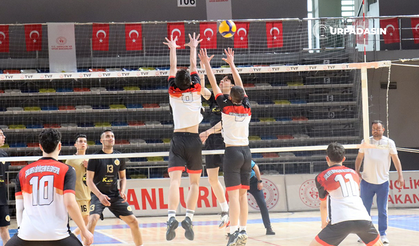 Şanlıurfa Büyükşehir Belediyesi Genç Erkekler Voleybol Takımı Filede İddialı